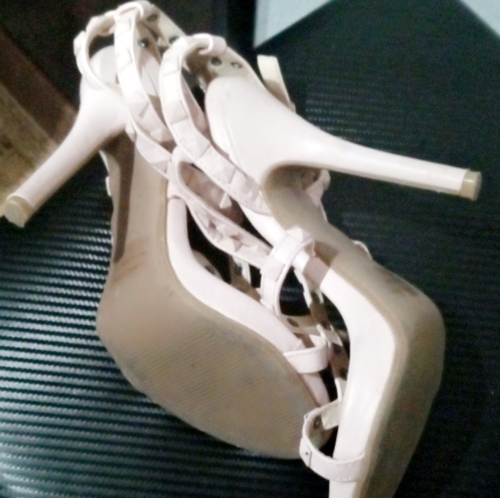 High heels - Picture 4 of 6